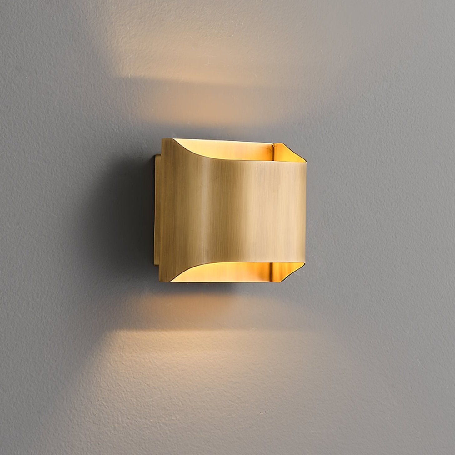 Heritage Brass Wall Sconce