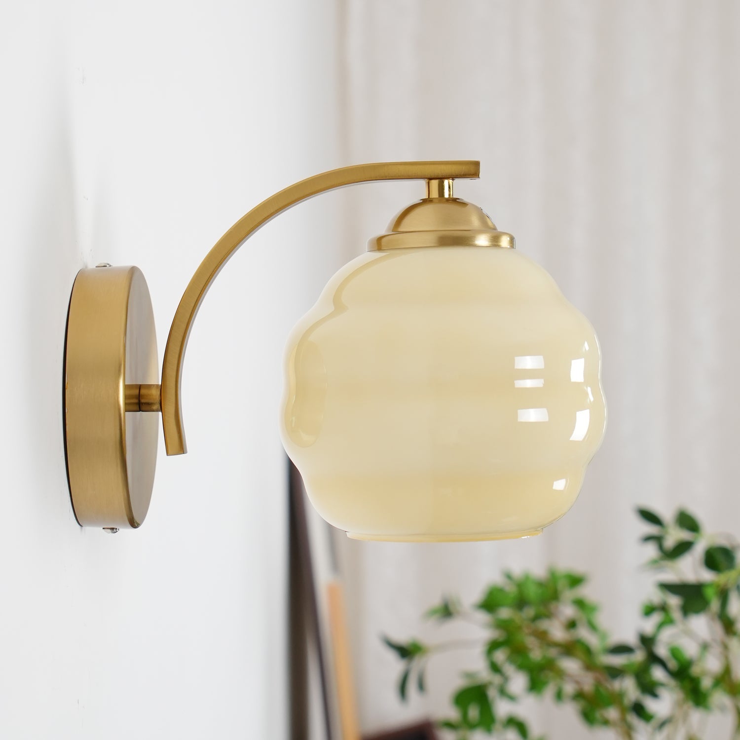 Deco Glass Wall Sconce