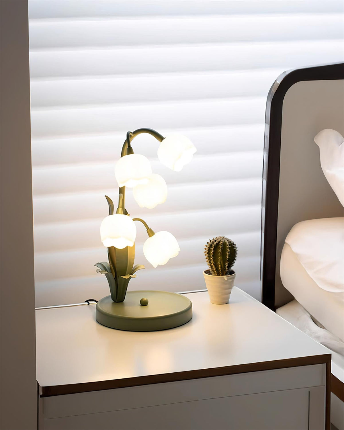 Lily Flower Table Lamp