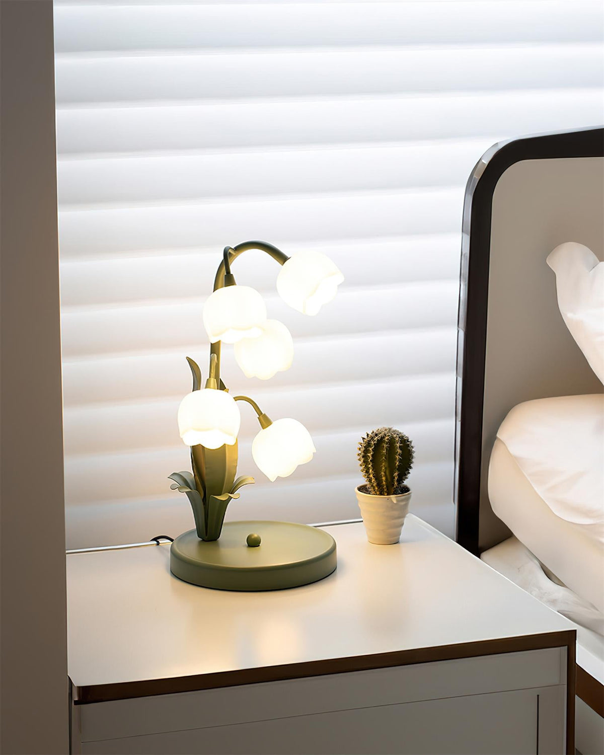 Lily Flower Table Lamp