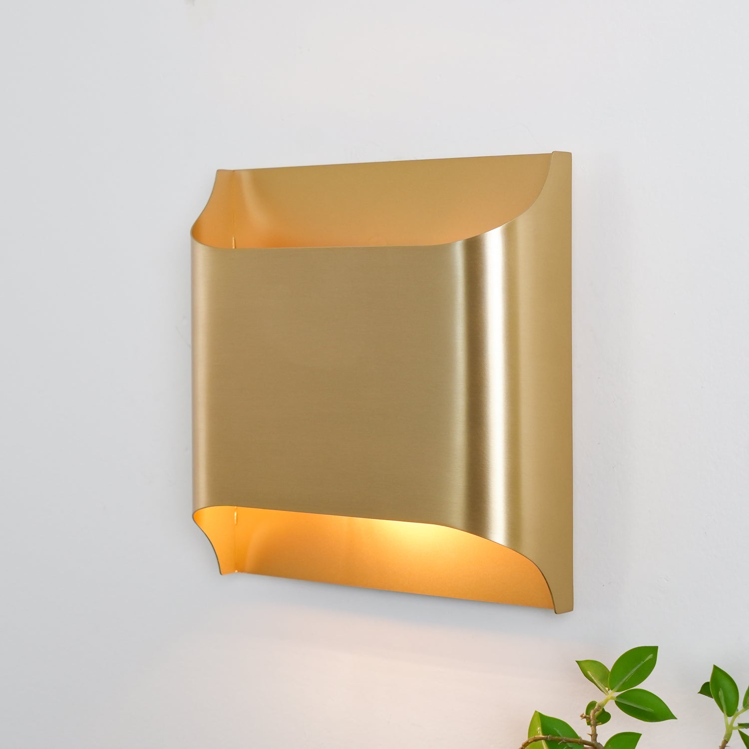 Heritage Brass Wall Sconce