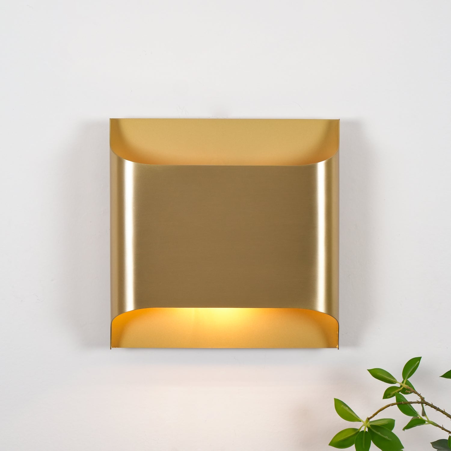 Heritage Brass Wall Sconce