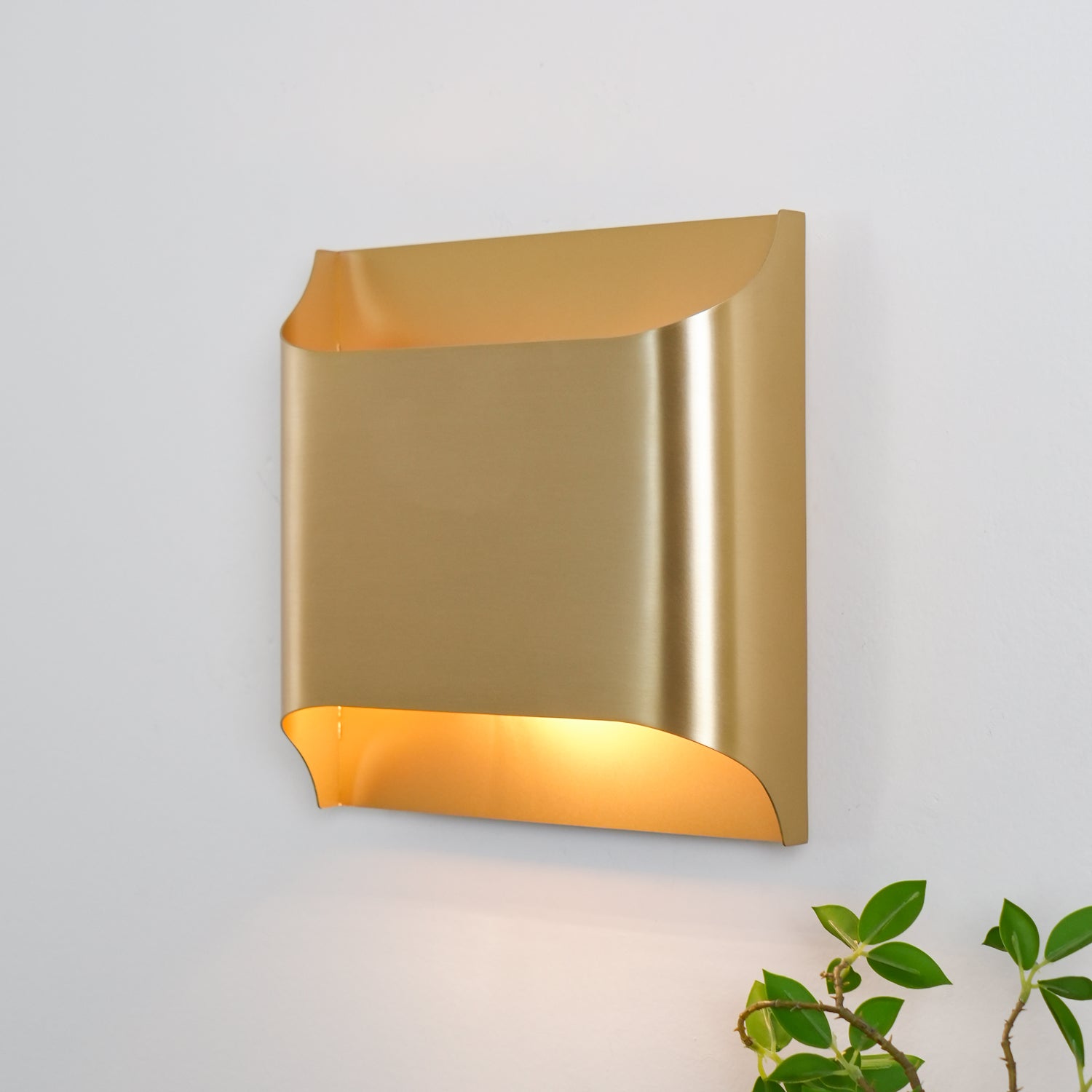 Heritage Brass Wall Sconce