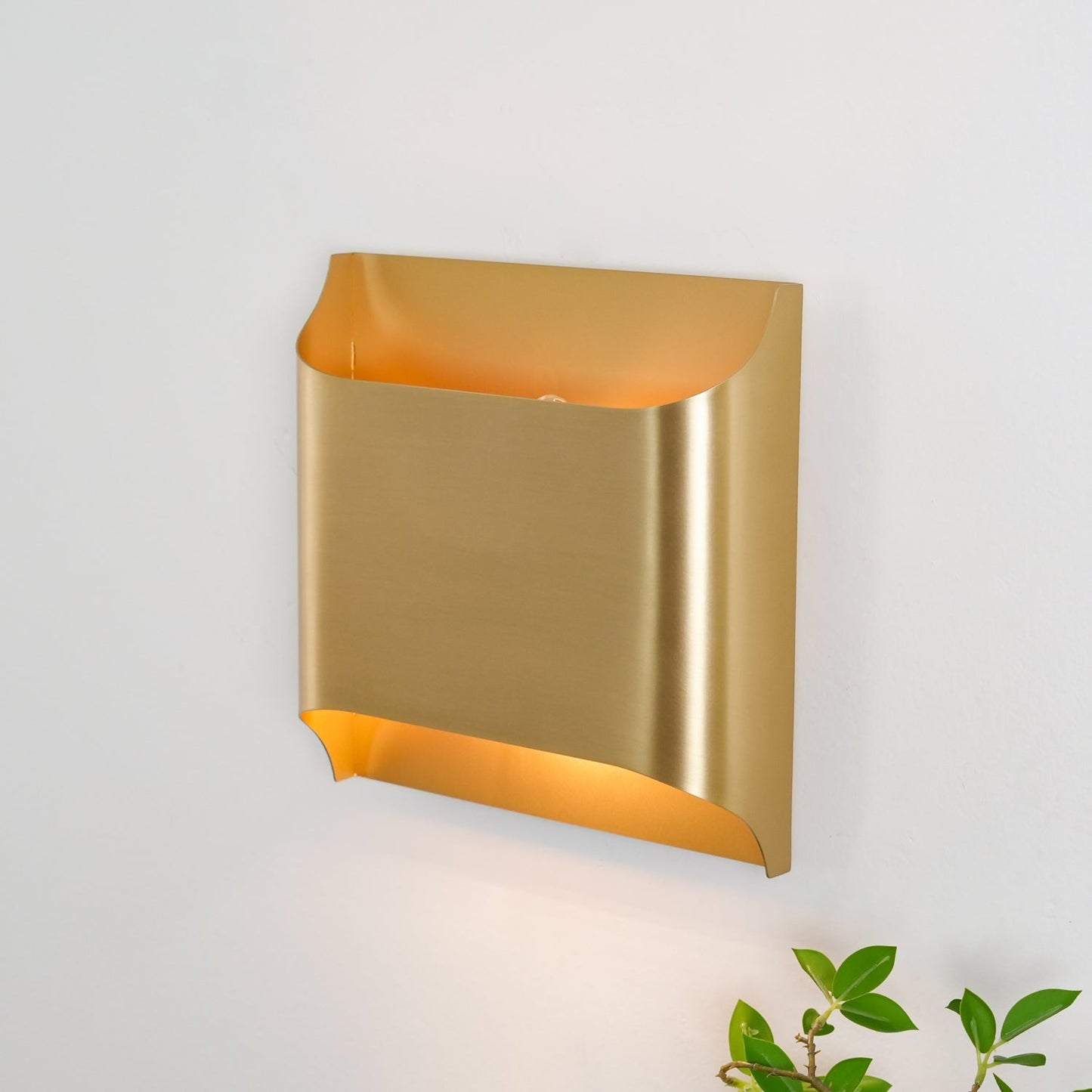 Heritage Brass Wall Sconce