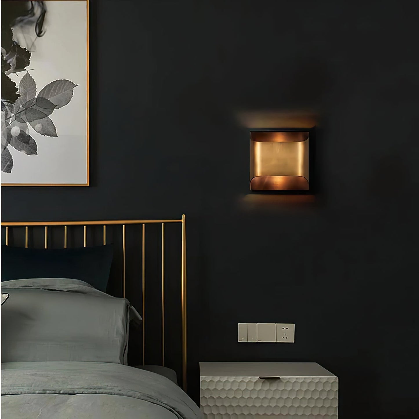 Heritage Brass Wall Sconce