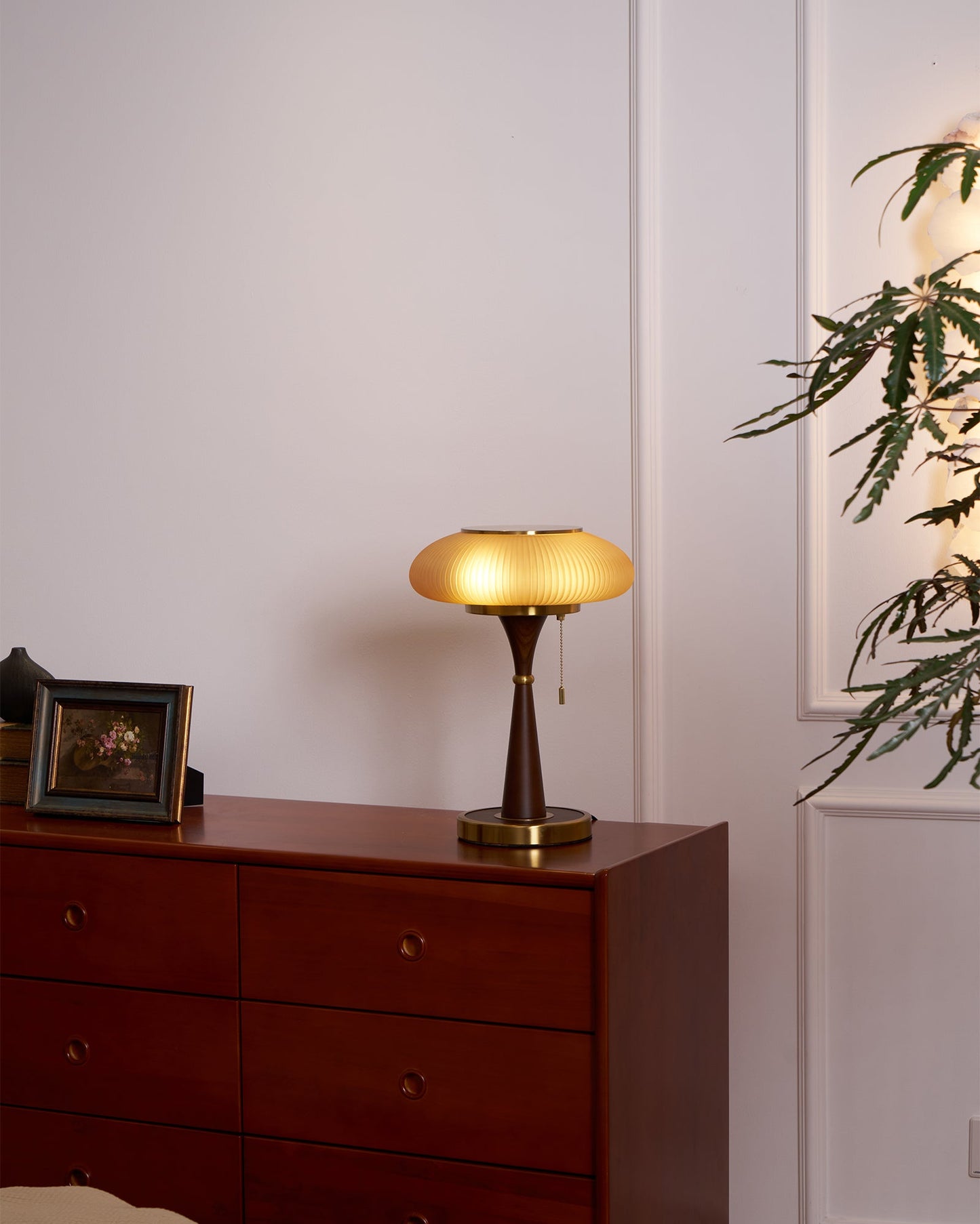 Mushroom Shade Table Lamp