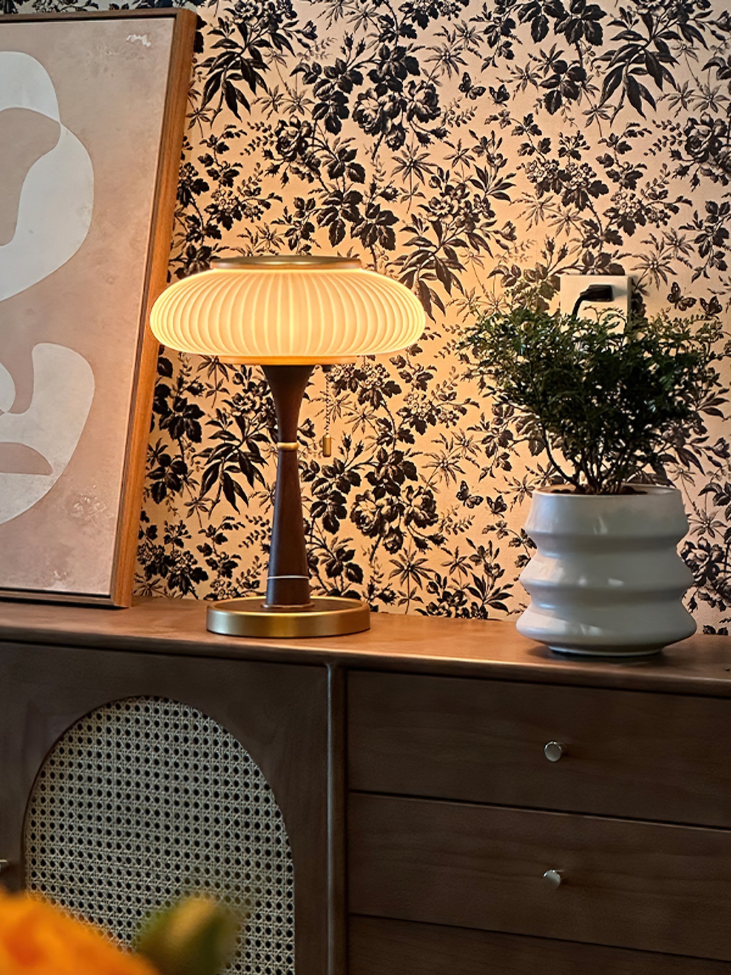 Mushroom Shade Table Lamp
