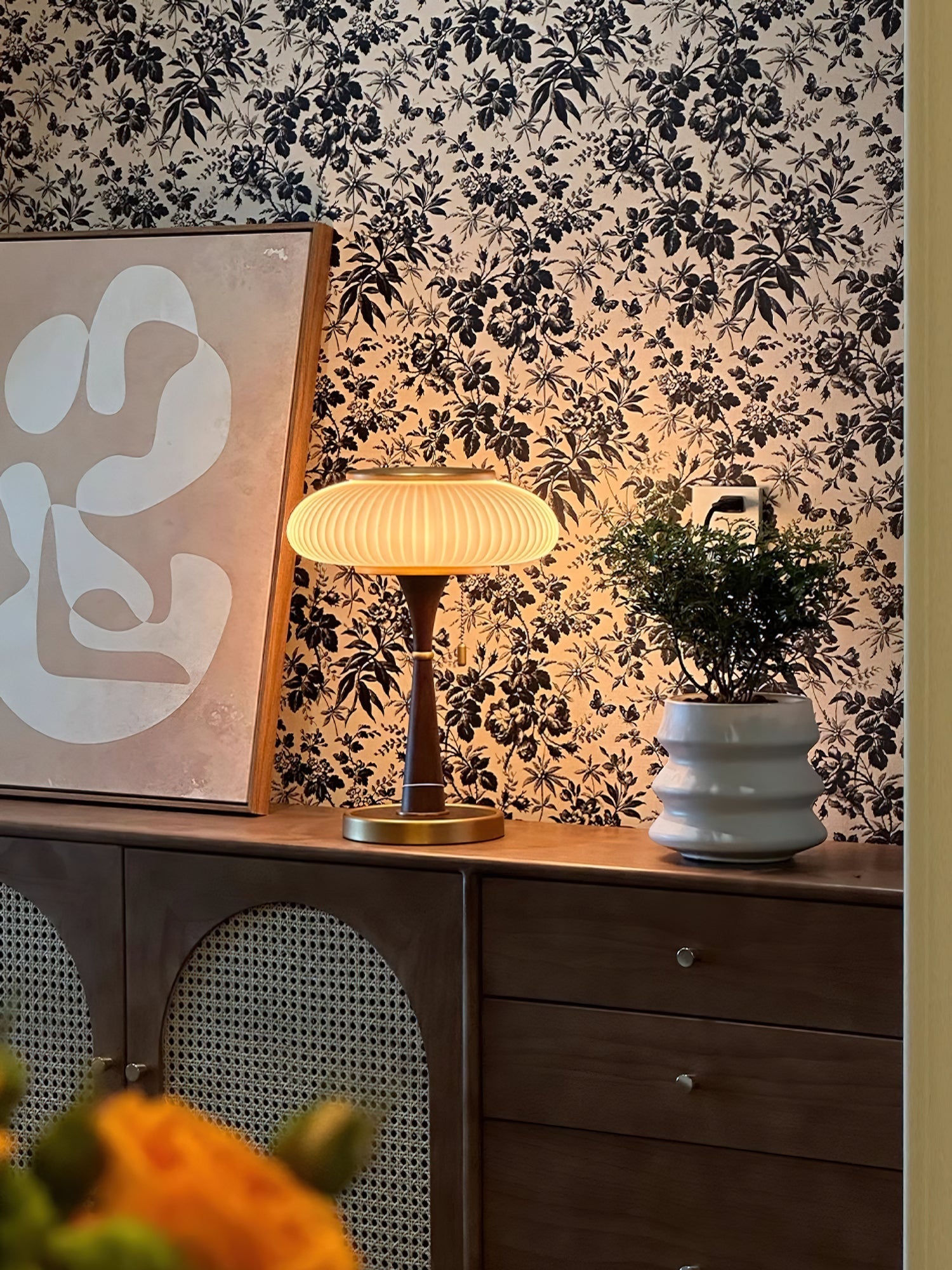 Mushroom Shade Table Lamp