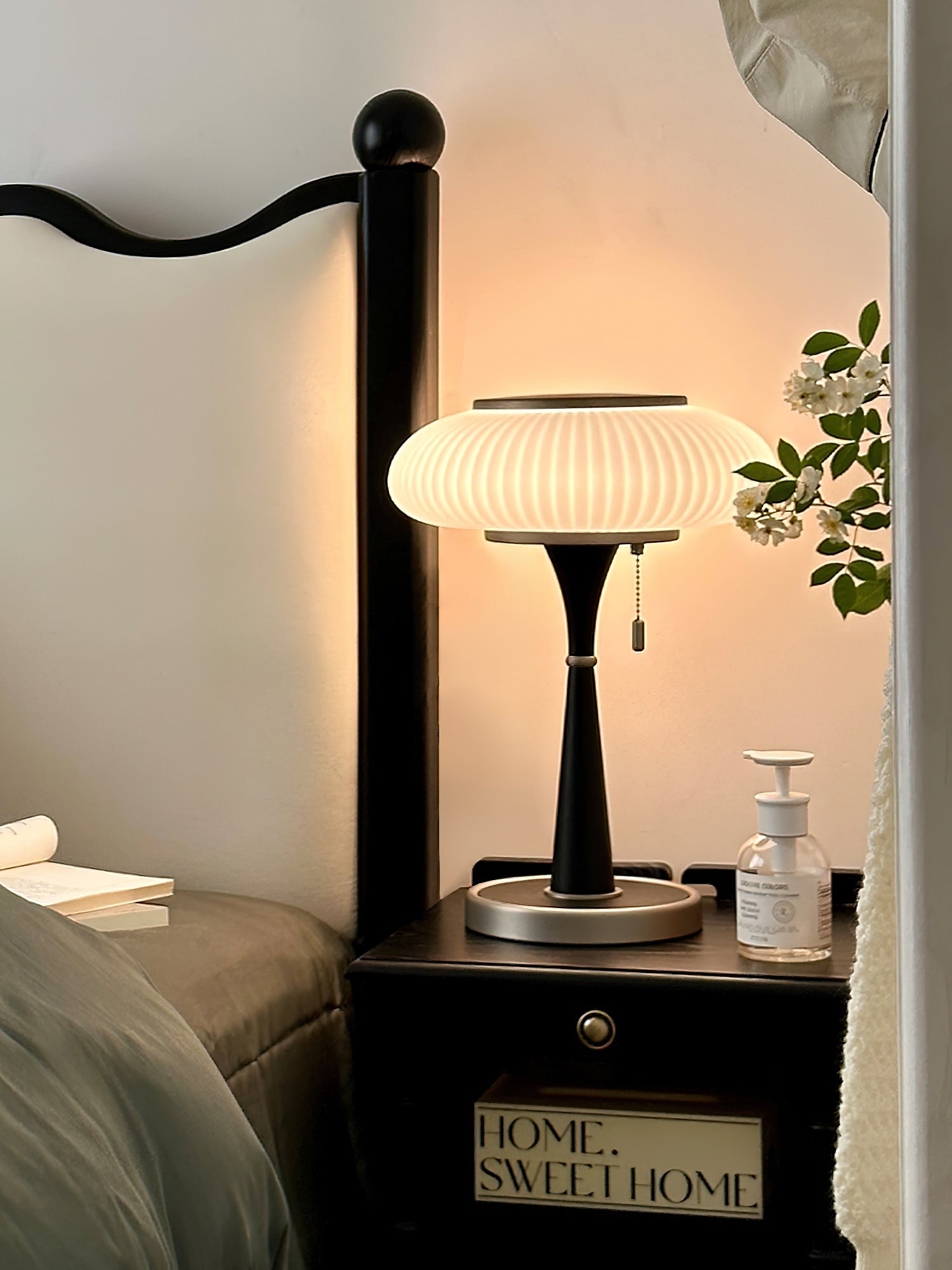 Mushroom Shade Table Lamp