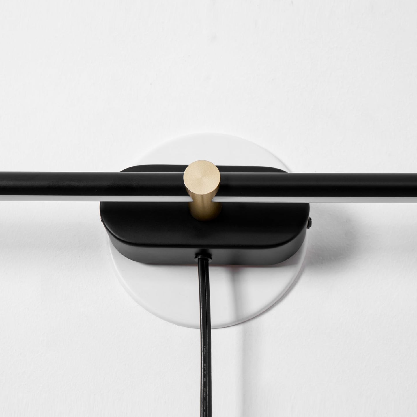 Slim Bar Wall Sconce