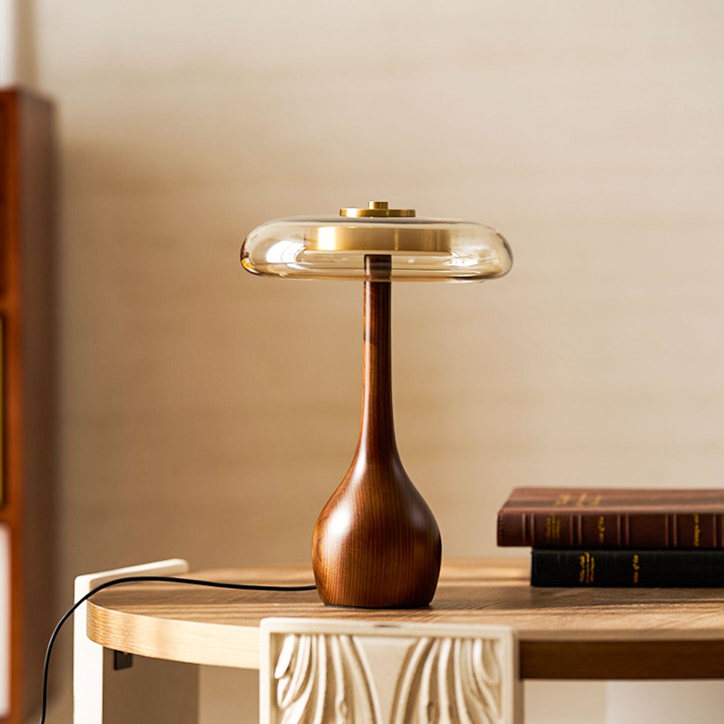 Warm Curve Table Lamp