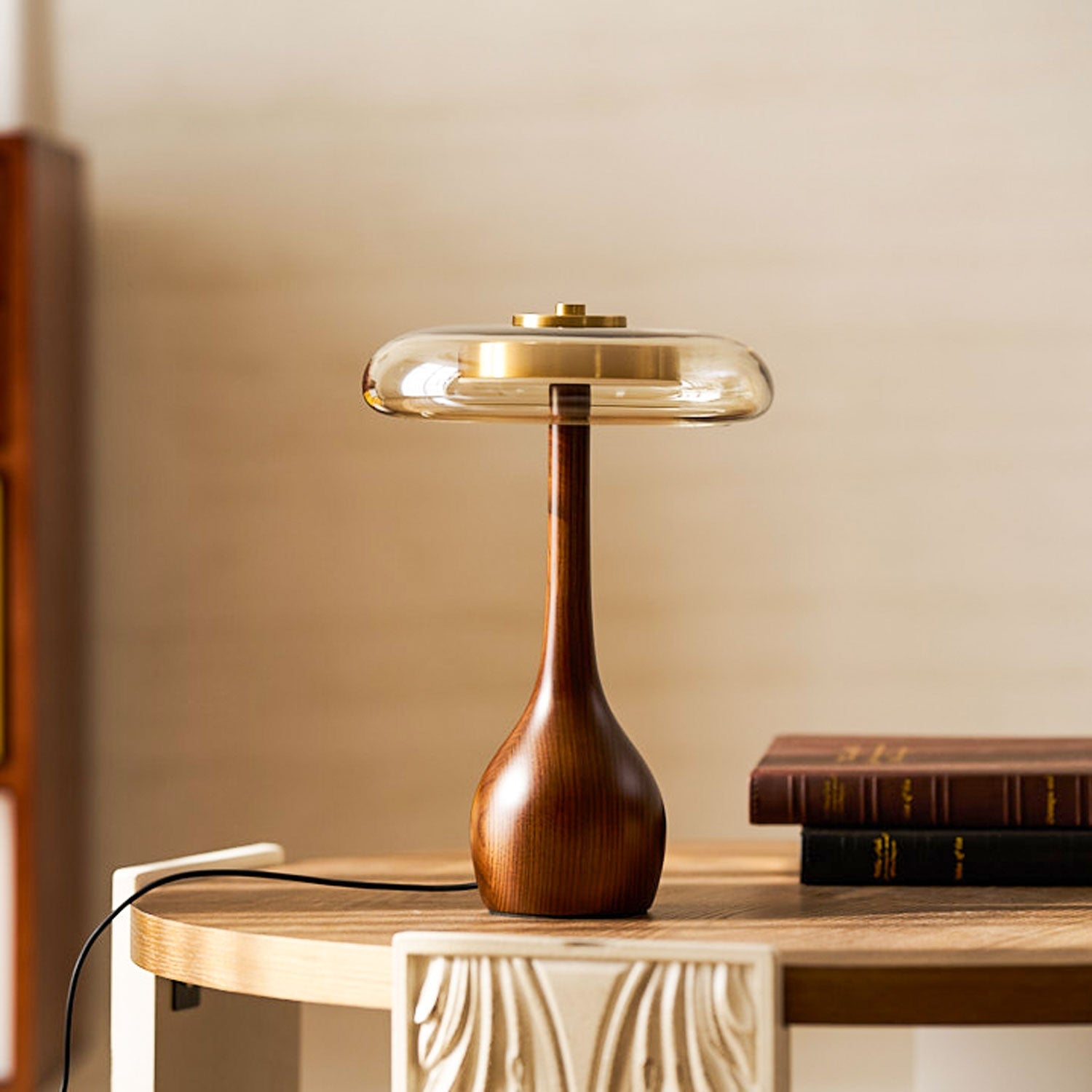 Warm Curve Table Lamp