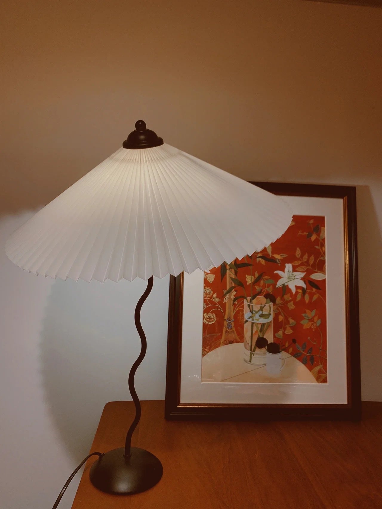 Wavy Line Table Lamp