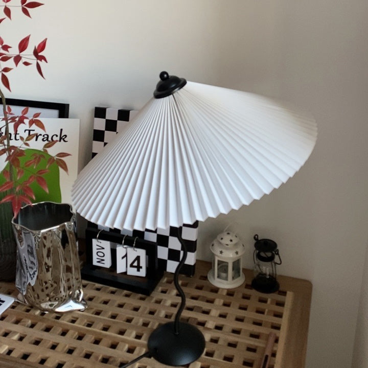 Wavy Line Table Lamp